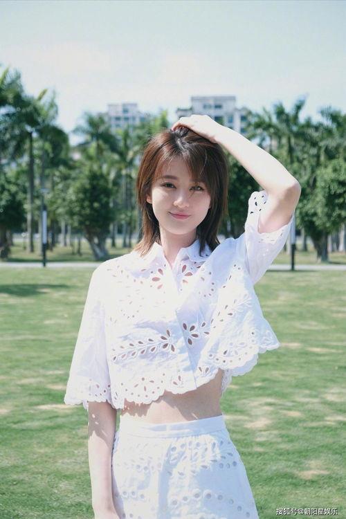 娱乐吃瓜君程潇,娱乐吃瓜界的时尚宠儿，揭秘她的魅力人生